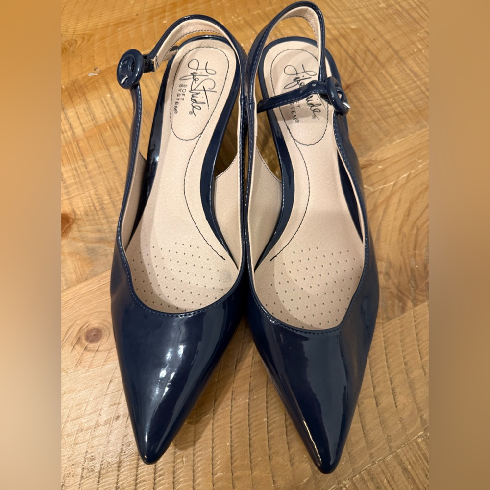 Life Stride Navy Blue Heels